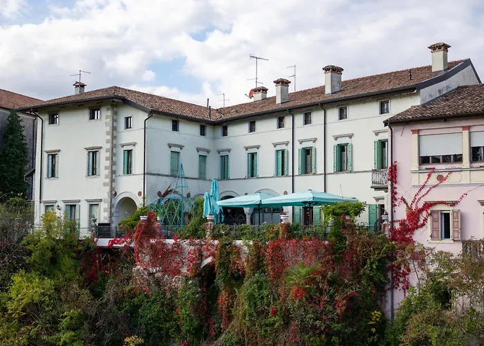 Panzió 1448 Antica Dimora Al Merlo Bianco 4*